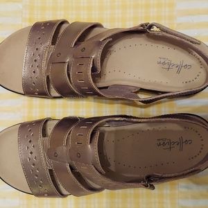 Clark Womens Size 11 medium, Platnium